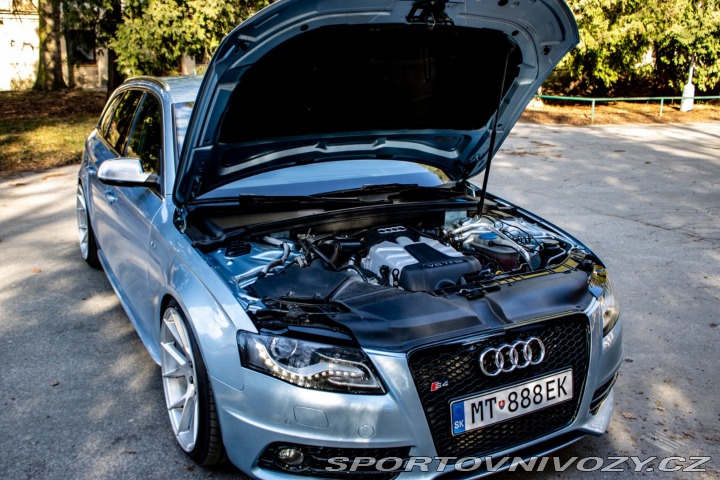 Audi A4 Avant S4 3.0 TFSI V6 qu 2011