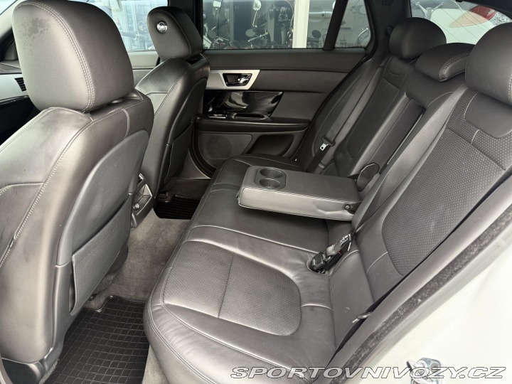 Jaguar XF 3,0 V6 Sportbrake REZERVA 2015