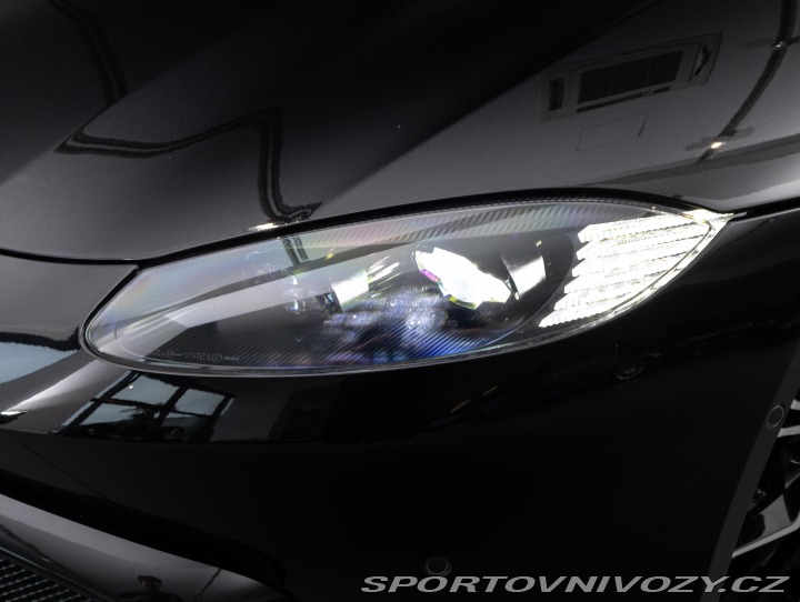 Aston Martin Vantage  2022