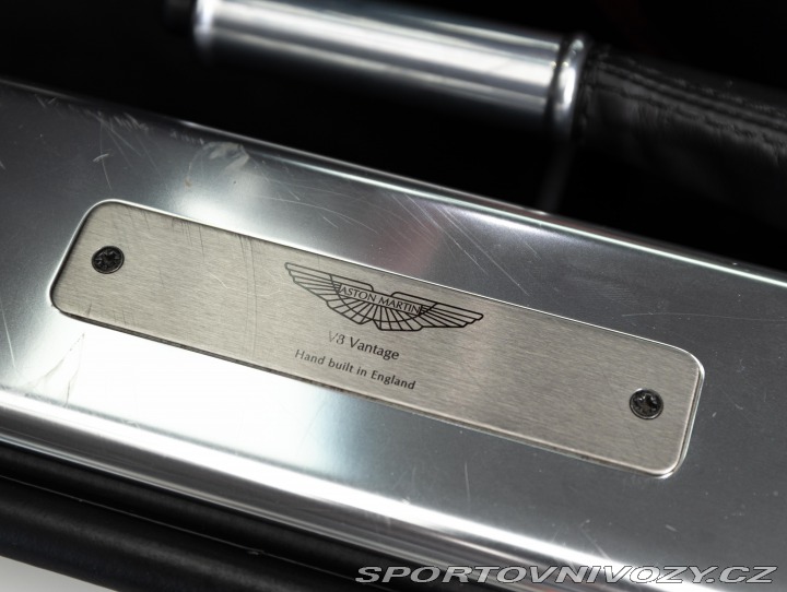 Aston Martin Vantage 2010