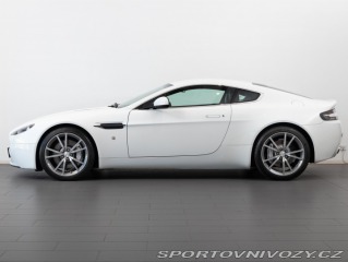Aston Martin Vantage 2010