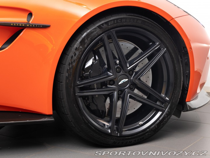 Aston Martin Vantage  2024