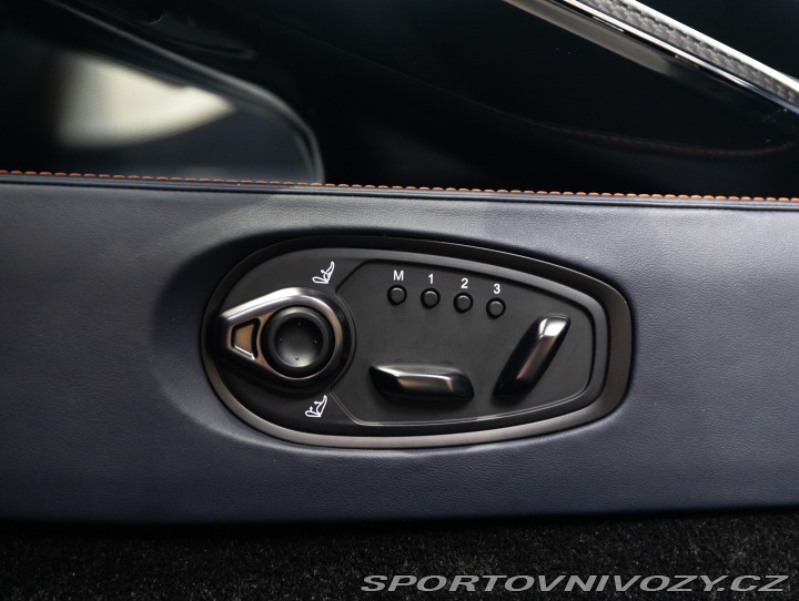 Aston Martin Vantage  2024