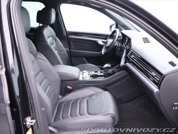 Volkswagen Ostatní modely Touareg 3,0 R-Line Tiptronic CZ D 2021