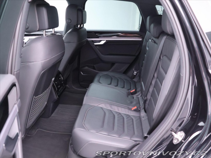 Volkswagen Ostatní modely Touareg 3,0 R-Line Tiptronic CZ D 2021