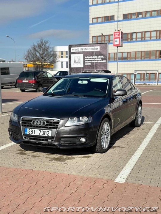 Audi A4 2,0 B8 2010 rok 2010