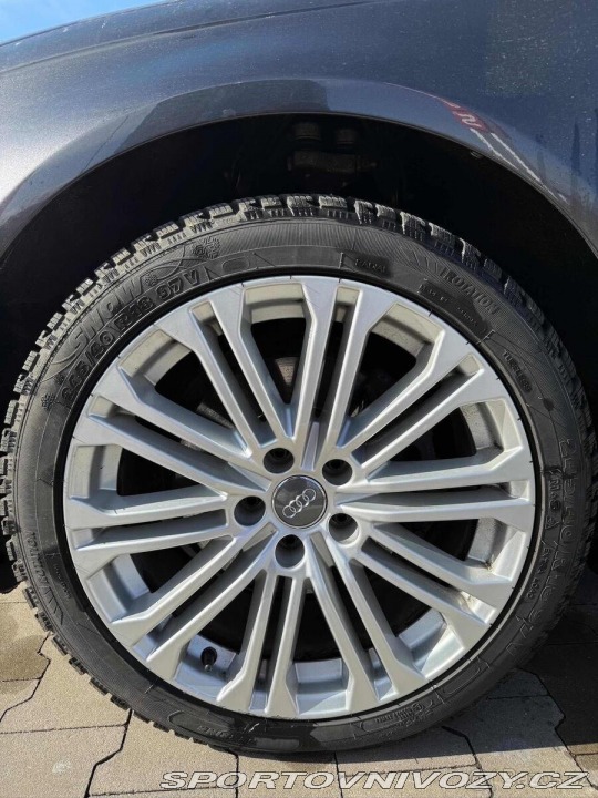 Audi A4 2,0 B8 2010 rok 2010