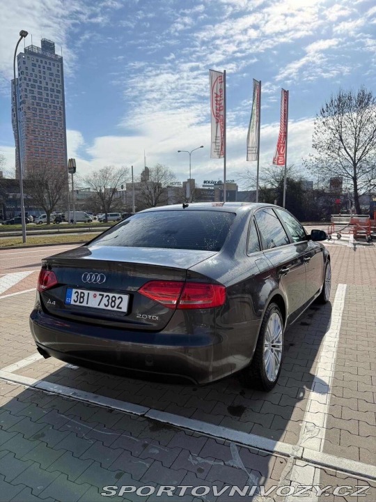 Audi A4 2,0   B8 2010 rok 2010