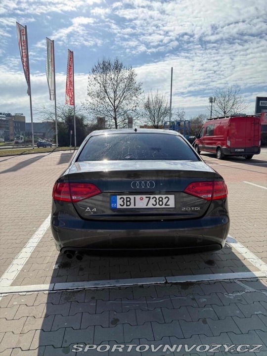 Audi A4 2,0 B8 2010 rok 2010