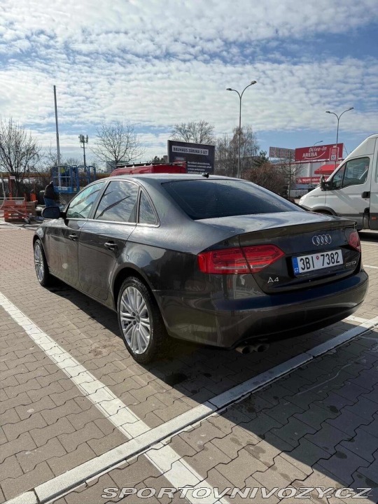 Audi A4 2,0   B8 2010 rok 2010