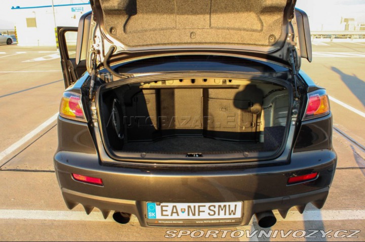 Mitsubishi Lancer EVO X Verzia MR 2011