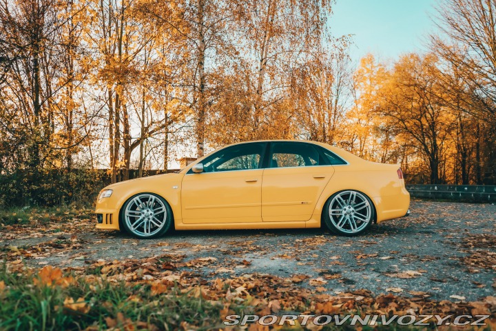 Audi RS4  2006