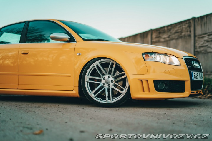 Audi RS4  2006