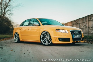 Audi RS4  2006