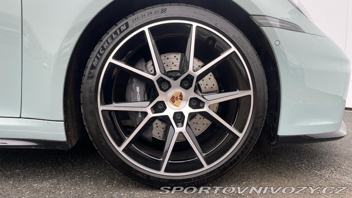 Porsche 911 Carrera 2024