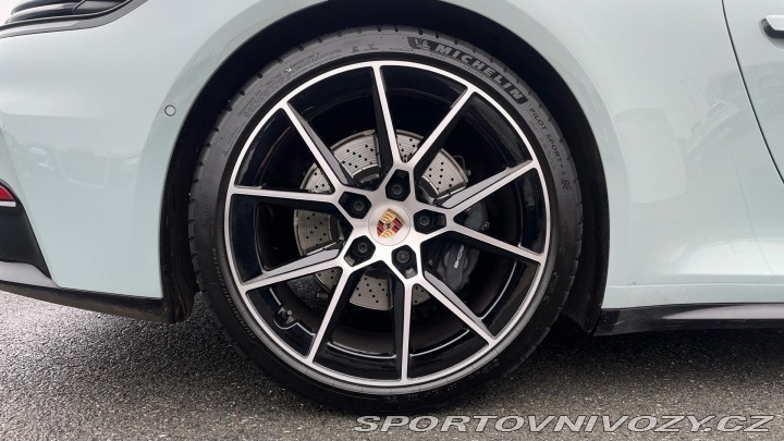 Porsche 911 Carrera 2024