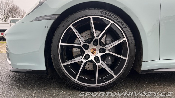 Porsche 911 Carrera 2024