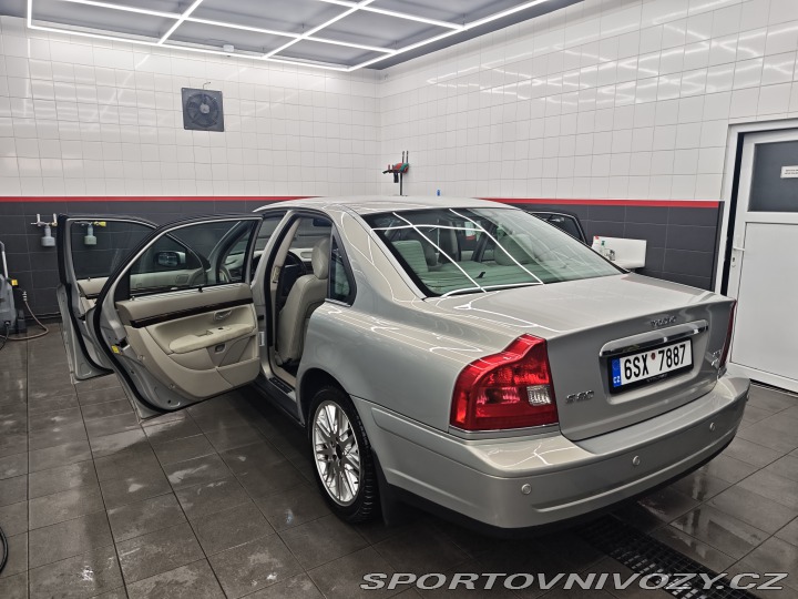 Volvo S80  2004