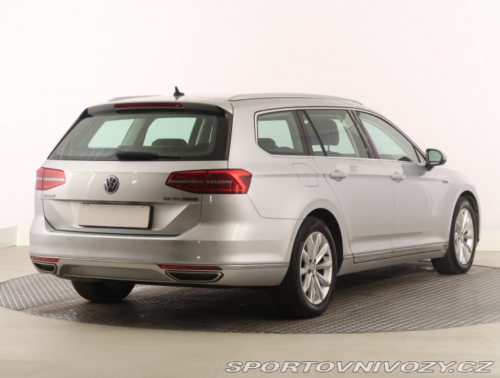 Volkswagen Ostatní modely Passat Highline 2.0 BiTDI 2015
