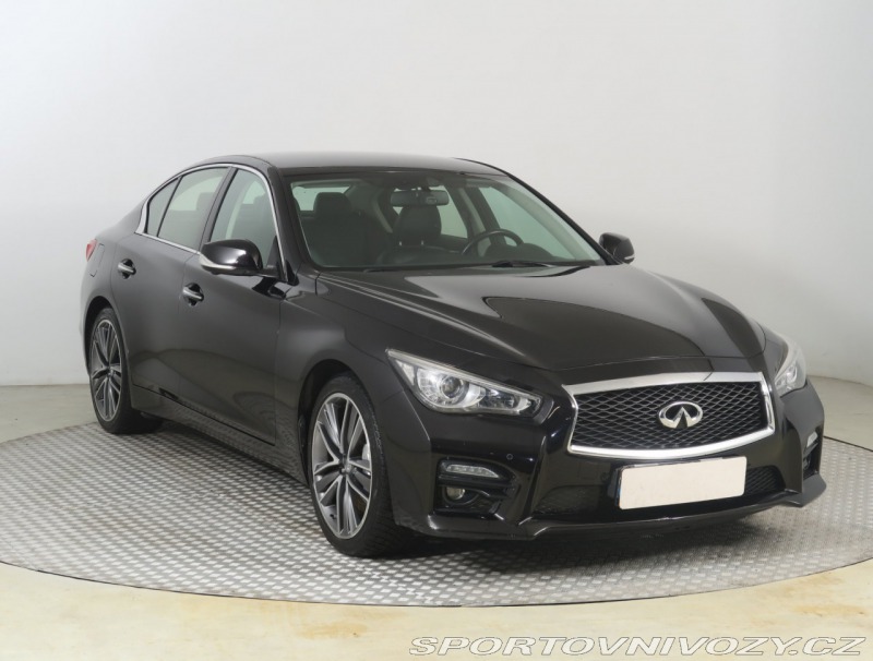 Infiniti Q50 Hybrid AWD