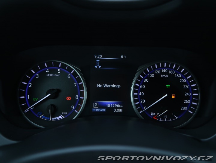 Infiniti Q50 Hybrid AWD 2016