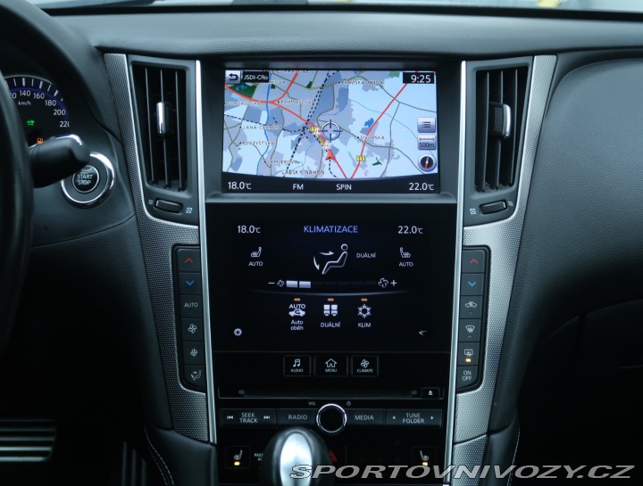 Infiniti Q50 Hybrid AWD 2016