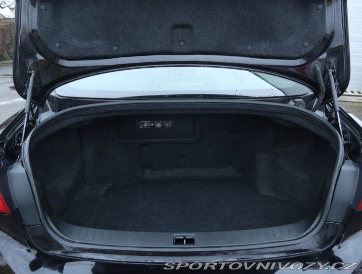 Infiniti Q50 Hybrid AWD 2016