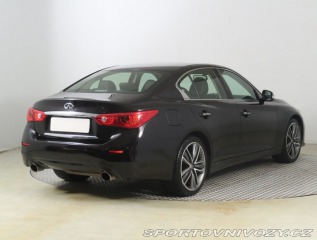 Infiniti Q50 Hybrid AWD 2016