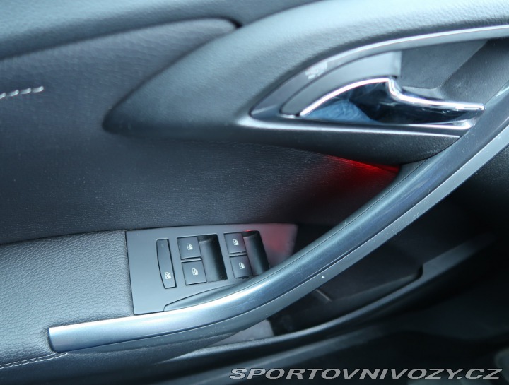 Opel Astra 2.0 CDTI 2013