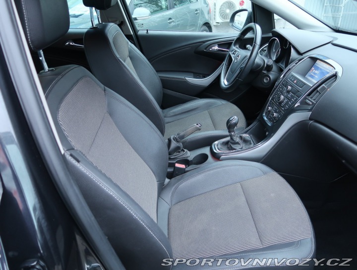 Opel Astra 2.0 CDTI 2013