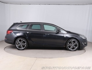 Opel Astra 2.0 CDTI 2013