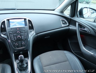 Opel Astra 2.0 CDTI 2013