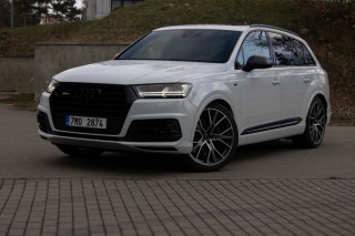 Audi SQ7 Audi SQ7, servisní knížka