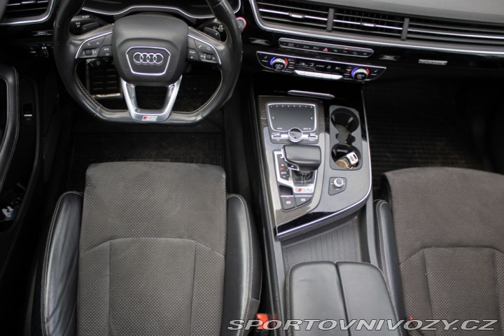 Audi SQ7 Audi SQ7, servisní knížka 2018