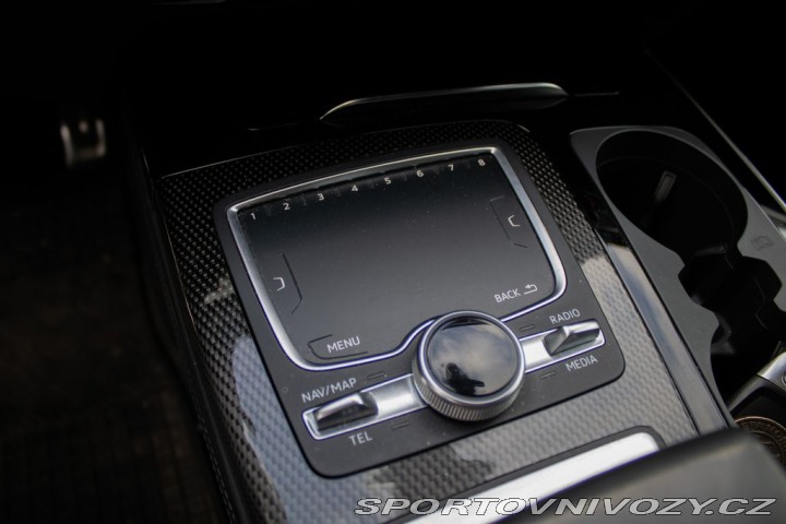 Audi SQ7 Audi SQ7, servisní knížka 2018