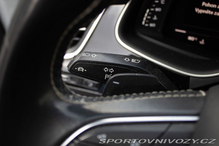 Audi SQ7 Audi SQ7, servisní knížka 2018