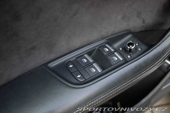 Audi SQ7 Audi SQ7, servisní knížka 2018