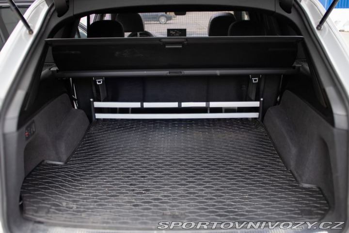 Audi SQ7 Audi SQ7, servisní knížka 2018