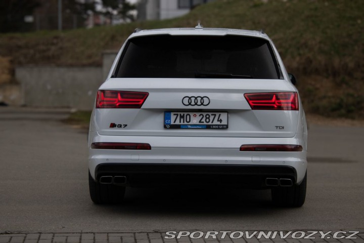 Audi SQ7 Audi SQ7, servisní knížka 2018