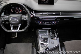 Audi SQ7 Audi SQ7, servisní knížka 2018