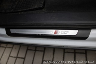 Audi SQ7 Audi SQ7, servisní knížka 2018