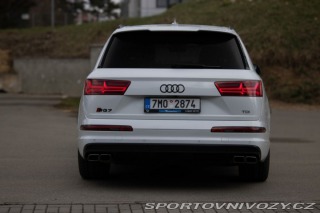 Audi SQ7 Audi SQ7, servisní knížka 2018