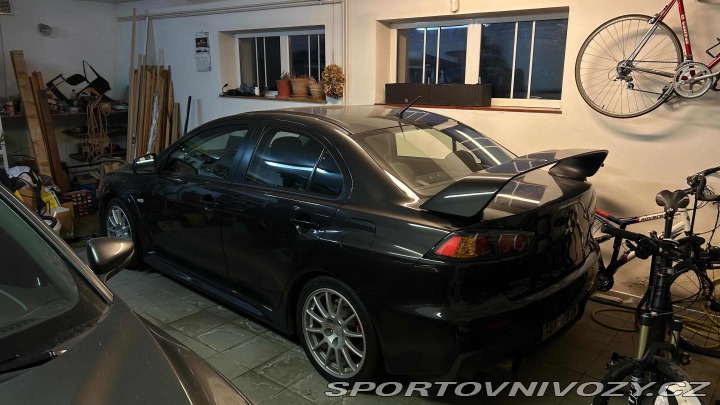 Mitsubishi Lancer EVO X 2011
