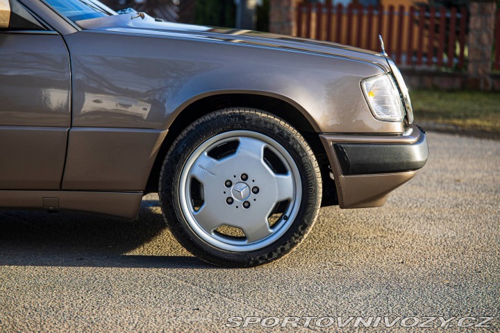 Mercedes-Benz C W124 300 CE 1989