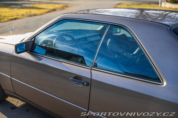 Mercedes-Benz C W124 300 CE 1989