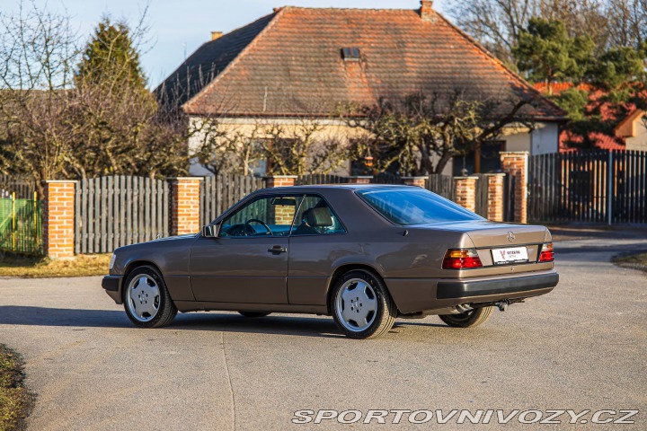 Mercedes-Benz C W124 300 CE 1989