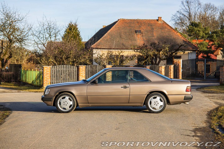 Mercedes-Benz C W124 300 CE 1989