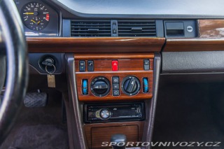 Mercedes-Benz C W124 300 CE 1989