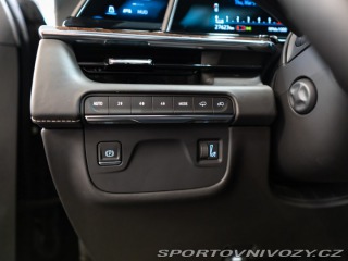 Ostatní značky Ostatní modely Cadillac Escalade 6.2 ESV PremiumLuxury Pla 2022