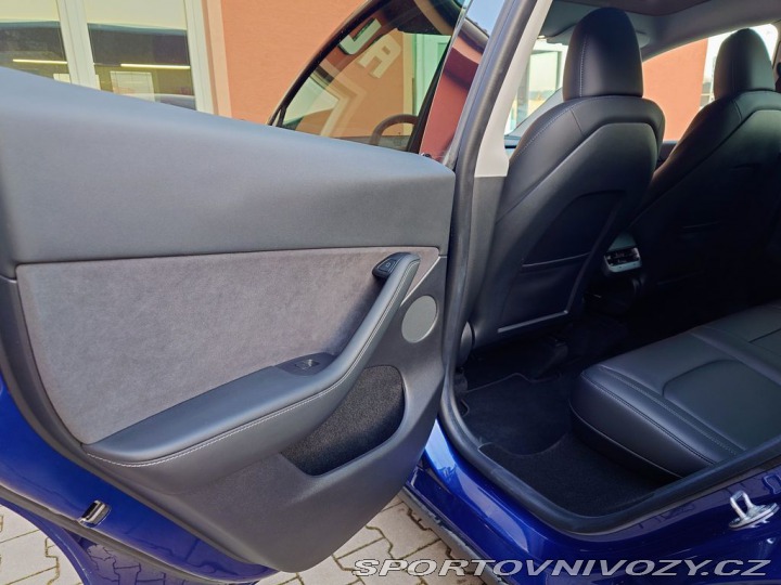 Tesla Model Y Long Range Dual Motor 378 2022